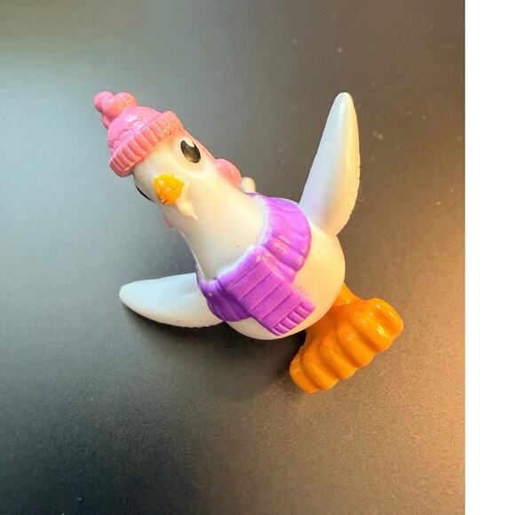 Paw Patrol Winter Chickaletta Figure - Picture 3 of 3